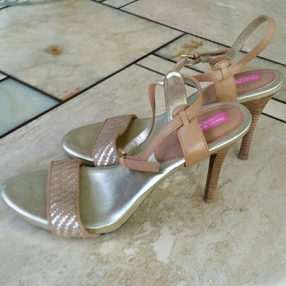 Shoes - Mizrahi Gold & Tan Leather Sandal Heels 10